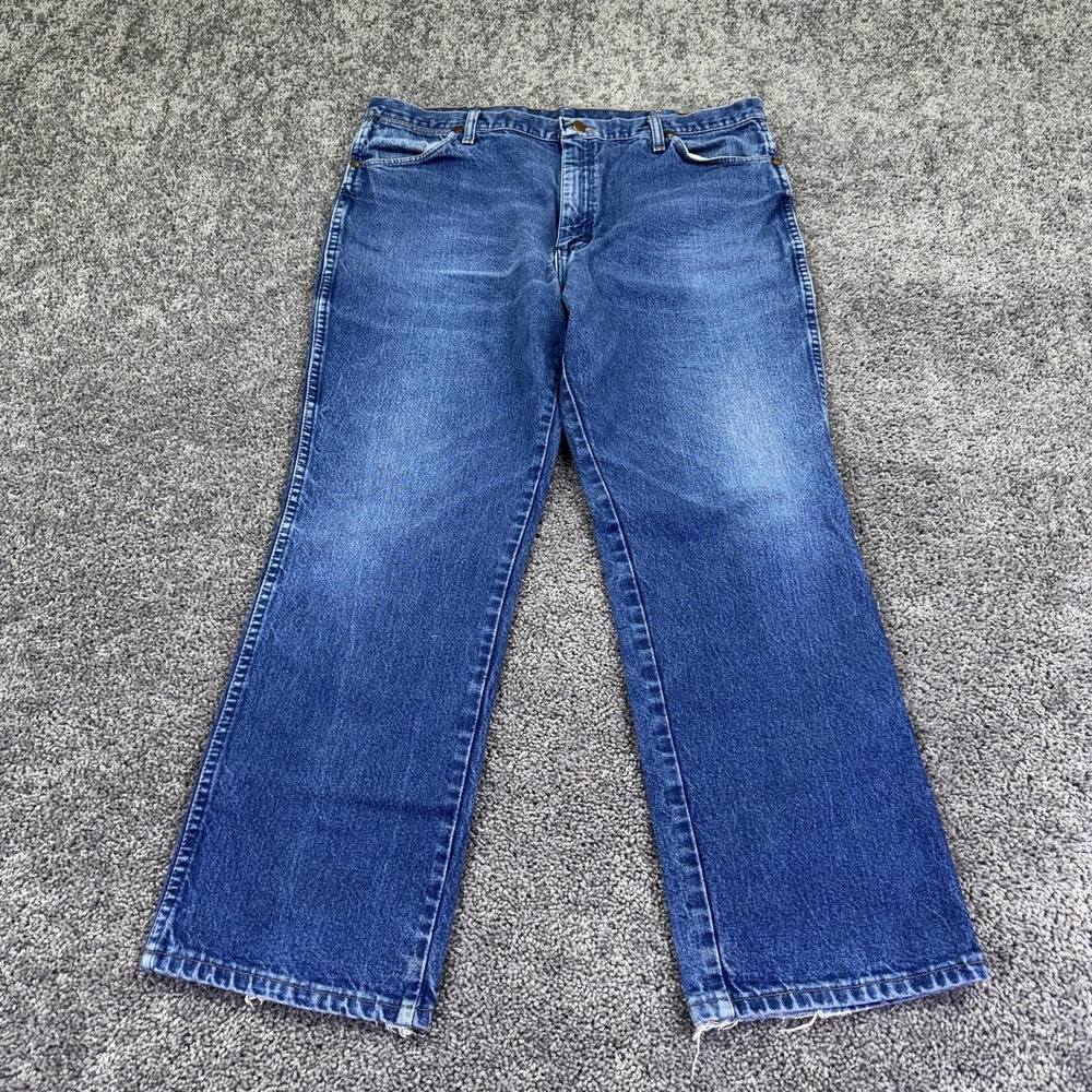 Wrangler Jeans Mens 38x29 Blue Relaxed Straight Denim Medium Wash Distressed